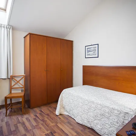 Blumen Collection By Gsa Hotel Bolonia